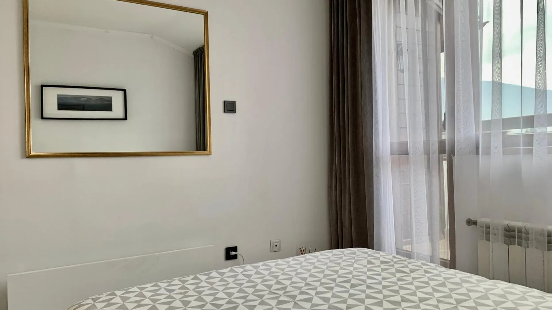 Snowflake Home - Private Apartment Bansko